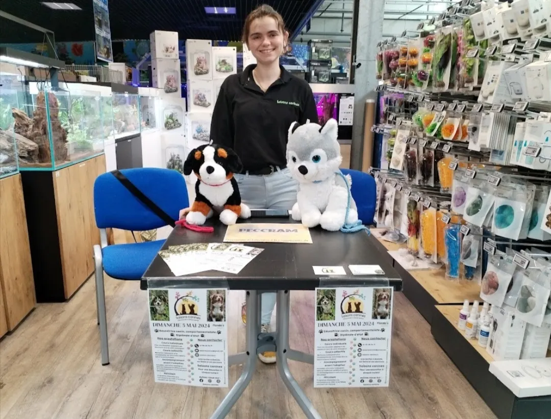 Jade sur un stand de prévention morsures